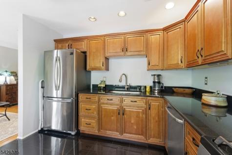 2063 Drake Court Mahwah NJ 07430