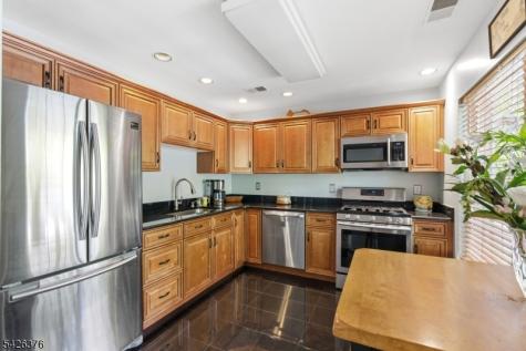 2063 Drake Court Mahwah NJ 07430