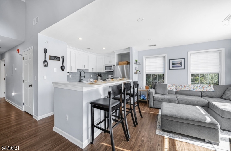 322 Cambridge Drive Butler NJ 07405