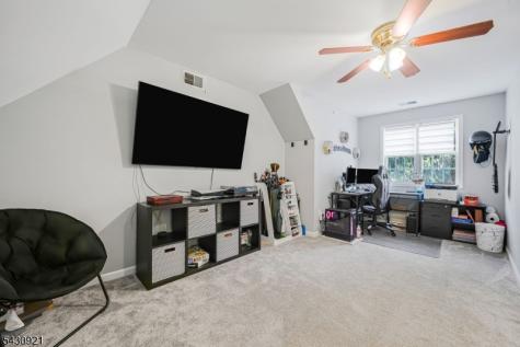 322 Cambridge Drive Butler NJ 07405