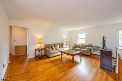 79 Roseland Avenue Caldwell Boro NJ 07006