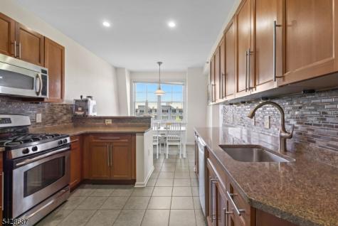15 Freedom Way 404 Jersey City NJ 07305