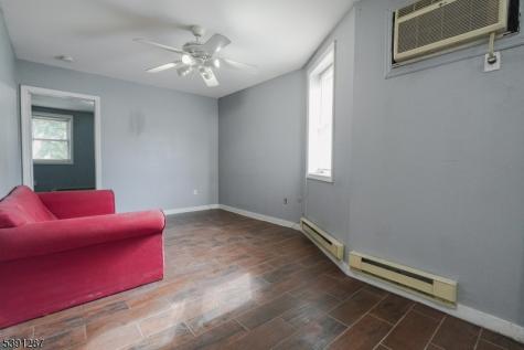 600 N 6th Street Newark NJ 07107