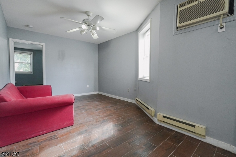 600 N 6th Street Newark NJ 07107