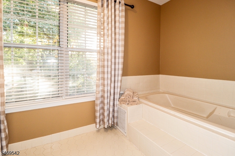 257 Luton Way Franklin NJ 08873