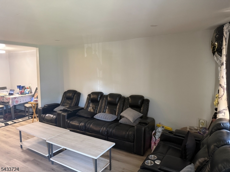 27 Melmore Gardens East Orange NJ 07017