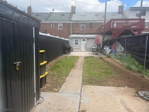 27 Melmore Gardens East Orange NJ 07017