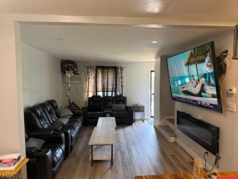27 Melmore Gardens East Orange NJ 07017