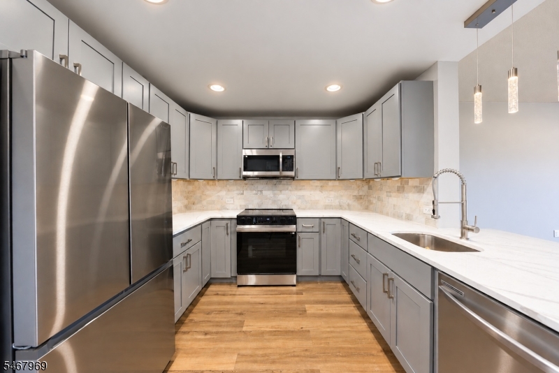 1 Carriage City Plz, 1118 Rahway NJ 07065