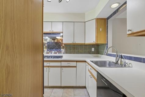 33 Cedarwood Terrace Woodland Park NJ 07424