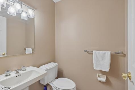 33 Cedarwood Terrace Woodland Park NJ 07424
