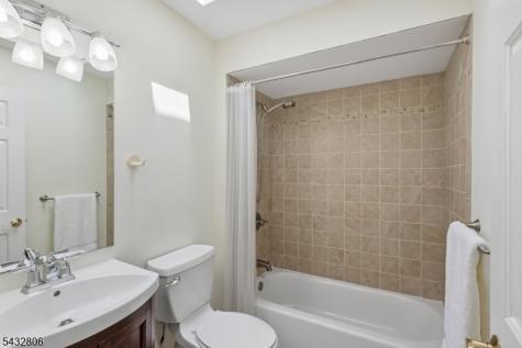 33 Cedarwood Terrace Woodland Park NJ 07424