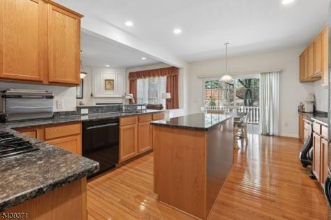 122 White Pine Court Paramus NJ 07652