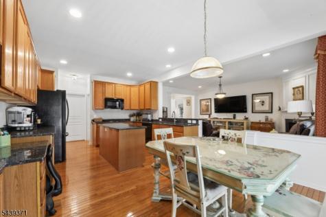 122 White Pine Court Paramus NJ 07652