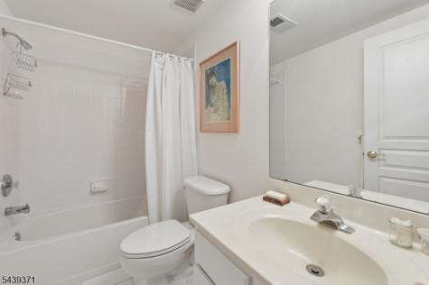 122 White Pine Court Paramus NJ 07652