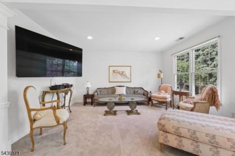 122 White Pine Court Paramus NJ 07652