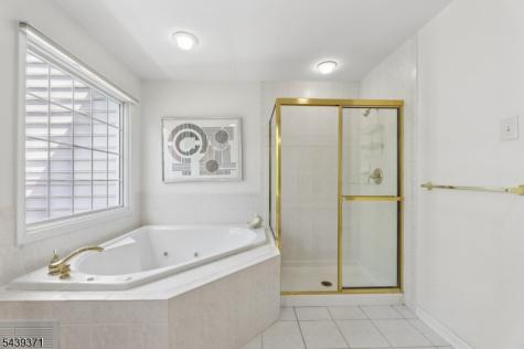 122 White Pine Court Paramus NJ 07652