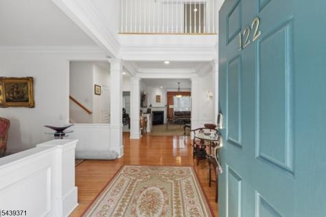 122 White Pine Court Paramus NJ 07652