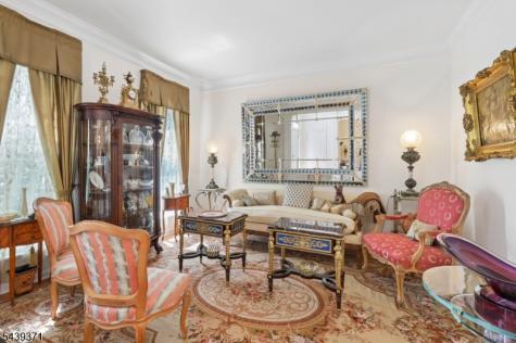 122 White Pine Court Paramus NJ 07652
