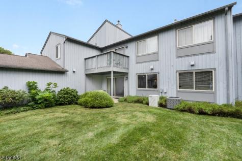 228 Drake Lane Roxbury NJ 07852