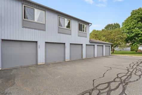 228 Drake Lane Roxbury NJ 07852