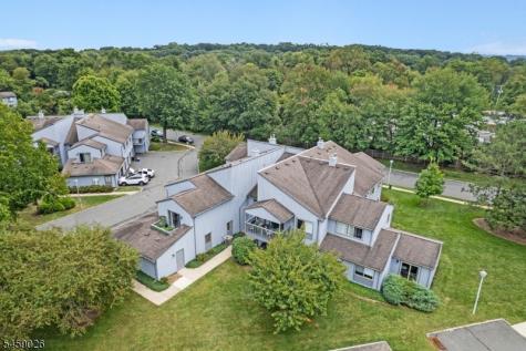 228 Drake Lane Roxbury NJ 07852