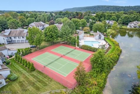 228 Drake Lane Roxbury NJ 07852