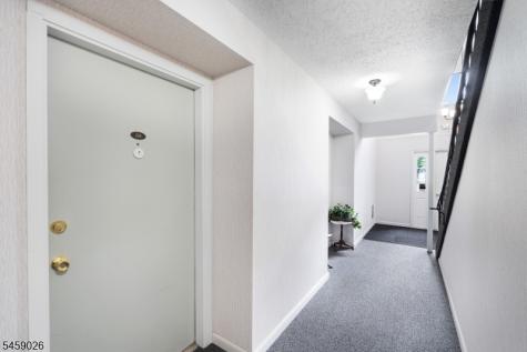 228 Drake Lane Roxbury NJ 07852