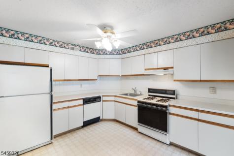 228 Drake Lane Roxbury NJ 07852