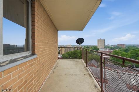 275 Prospect Street East Orange NJ 07017