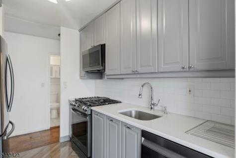 275 Prospect Street East Orange NJ 07017