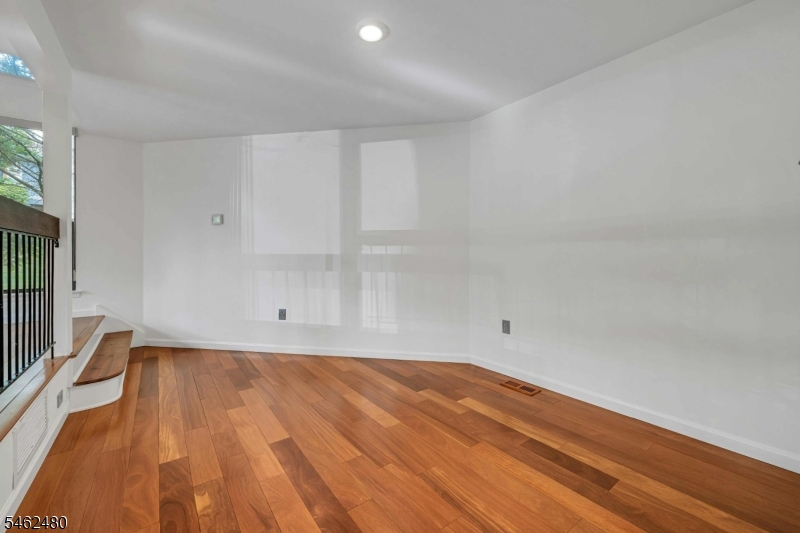 150 Firethorne Trl Ondo Bernards NJ 07920