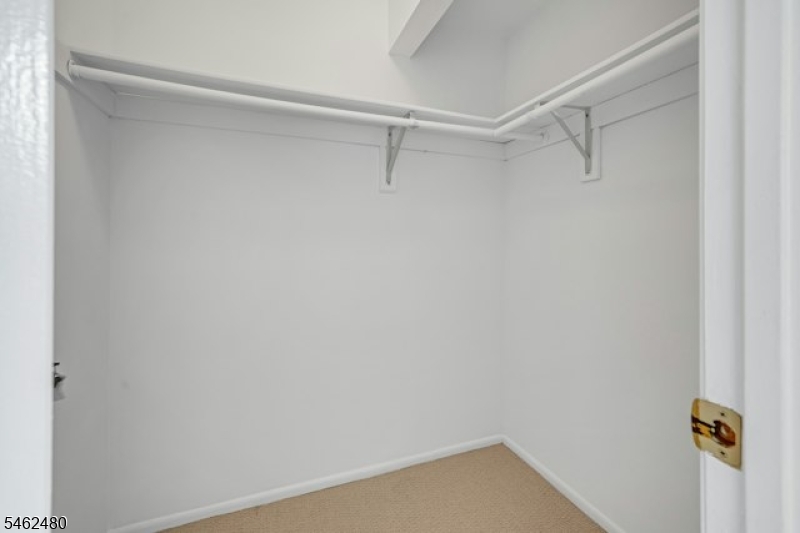 150 Firethorne Trl Ondo Bernards NJ 07920