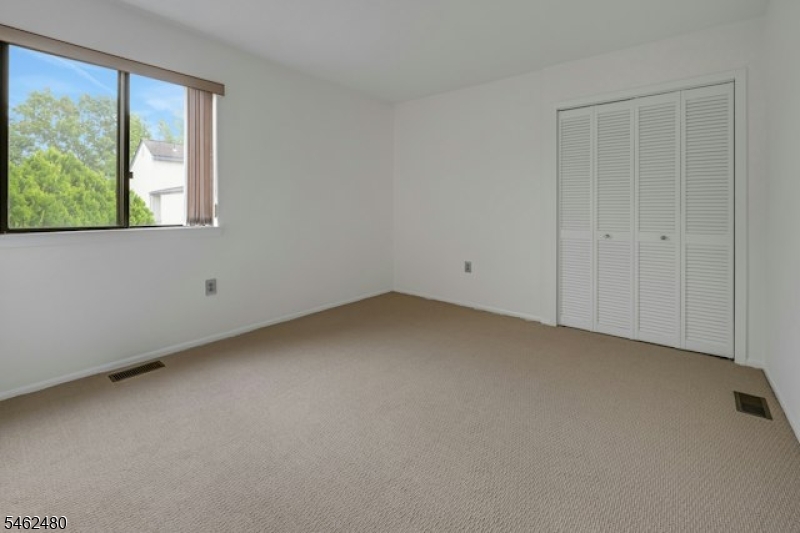 150 Firethorne Trl Ondo Bernards NJ 07920