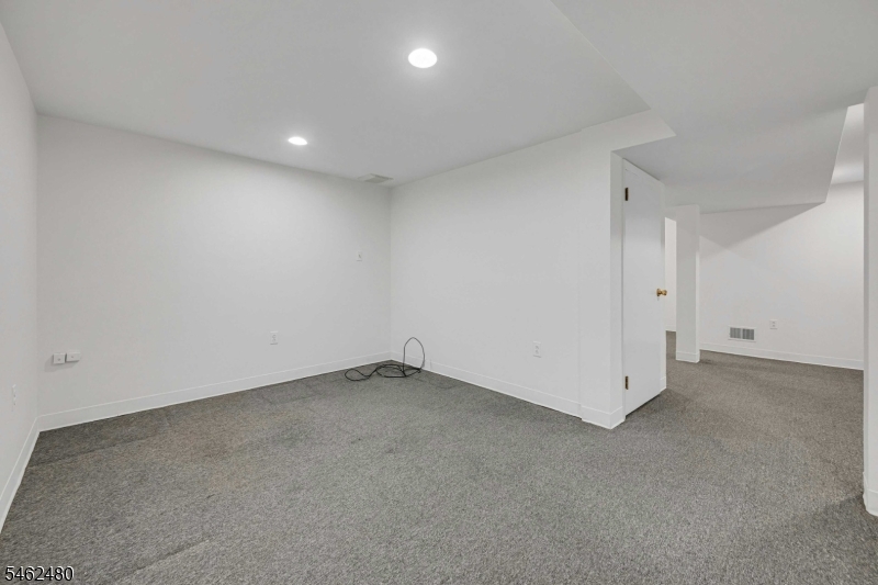 150 Firethorne Trl Ondo Bernards NJ 07920