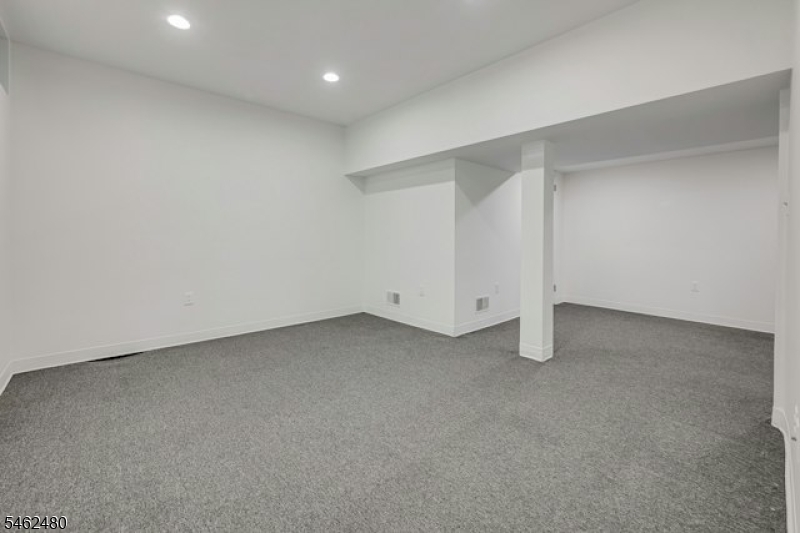 150 Firethorne Trl Ondo Bernards NJ 07920