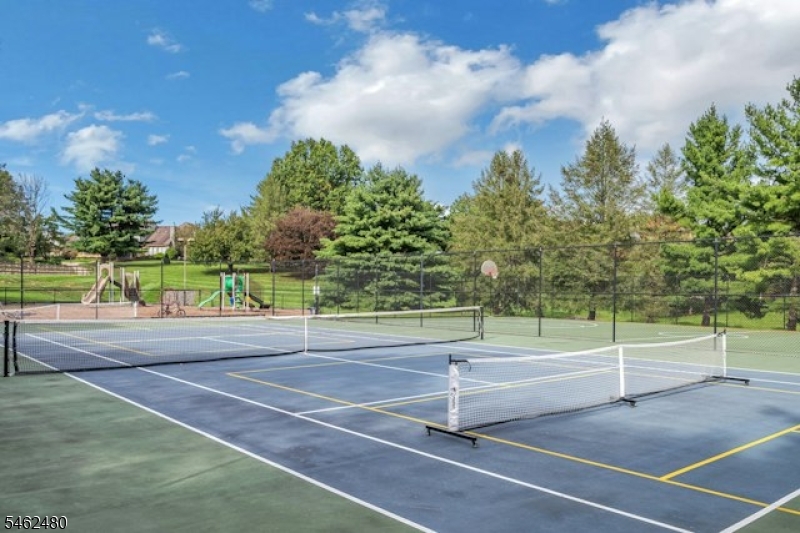 150 Firethorne Trl Ondo Bernards NJ 07920