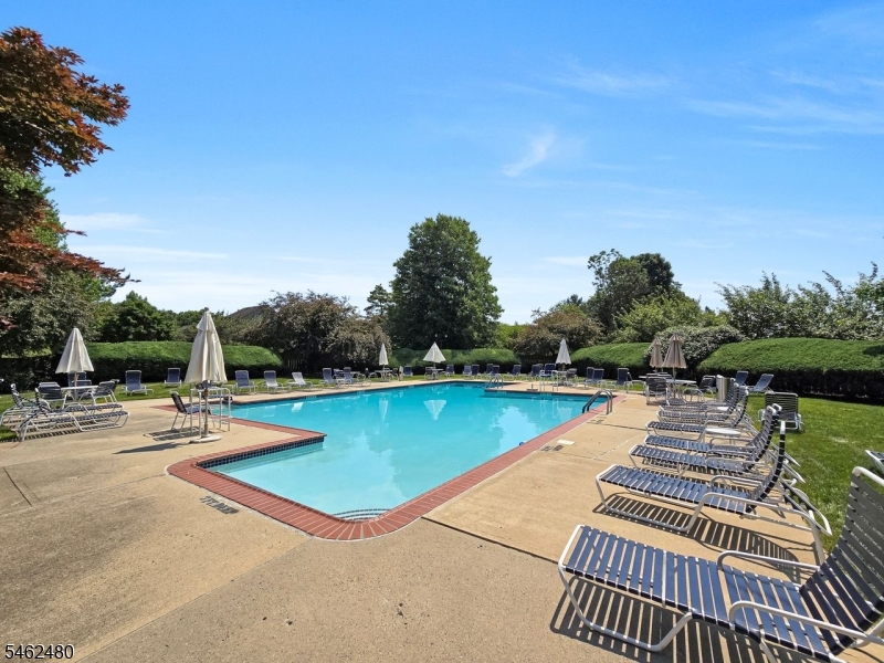 150 Firethorne Trl Ondo Bernards NJ 07920