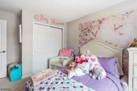 18 Bahr Circle Verona NJ 07044