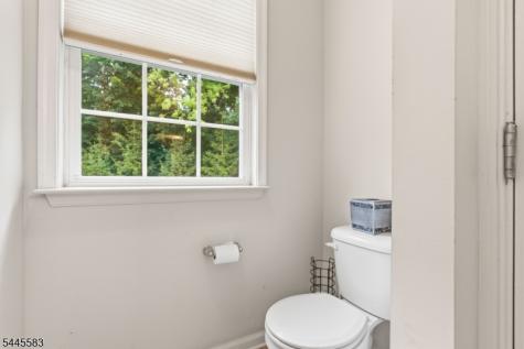 18 Bahr Circle Verona NJ 07044