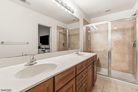 18 Bahr Circle Verona NJ 07044