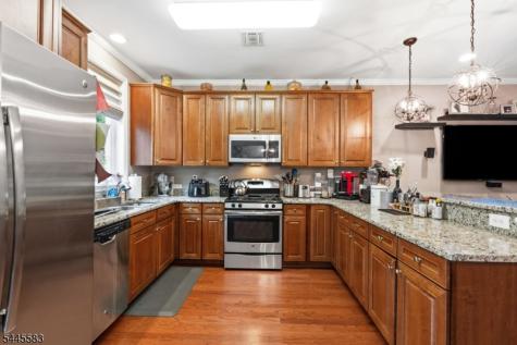 18 Bahr Circle Verona NJ 07044