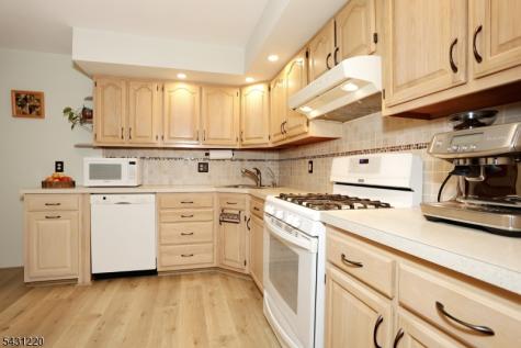 3 Brookside Heights Wanaque NJ 07465