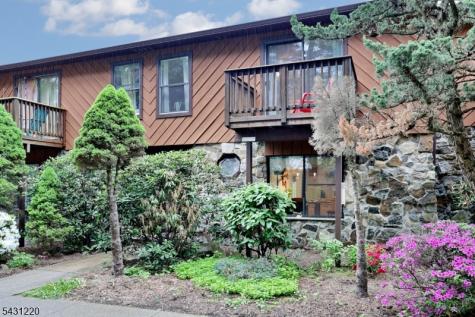 3 Brookside Heights Wanaque NJ 07465