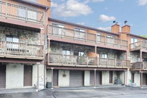3 Brookside Heights Wanaque NJ 07465