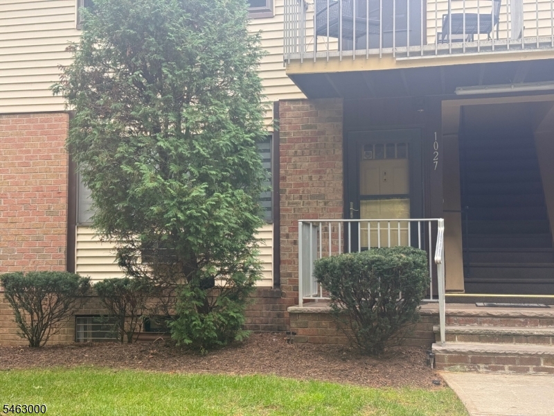 1027 Cricket Lane Woodbridge NJ 07095