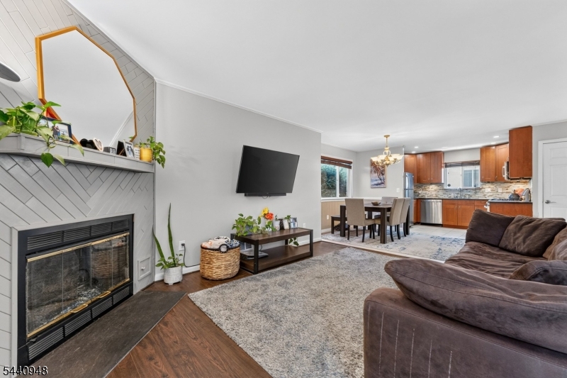 301 Saddle Court Raritan NJ 08822