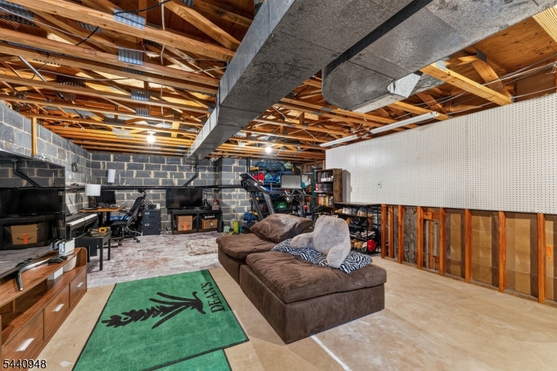 301 Saddle Court Raritan NJ 08822