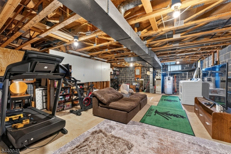 301 Saddle Court Raritan NJ 08822