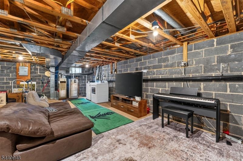 301 Saddle Court Raritan NJ 08822